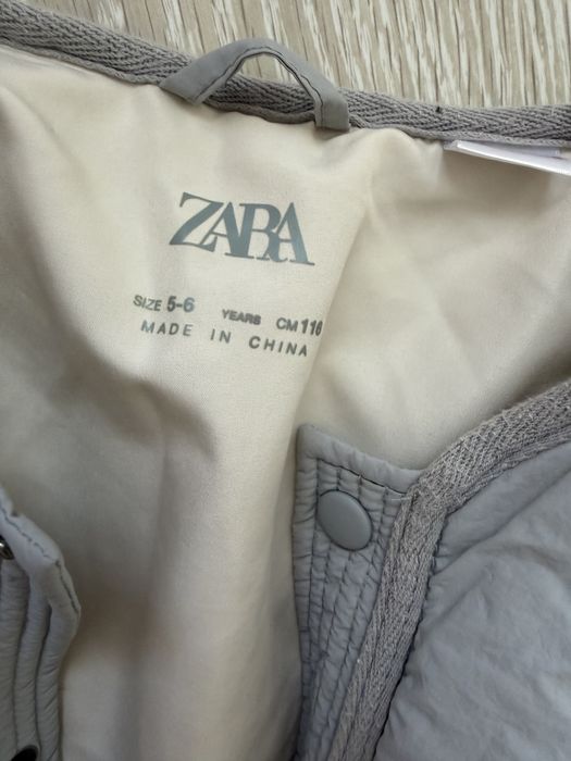 Вітровка Zara на дівчинку 116