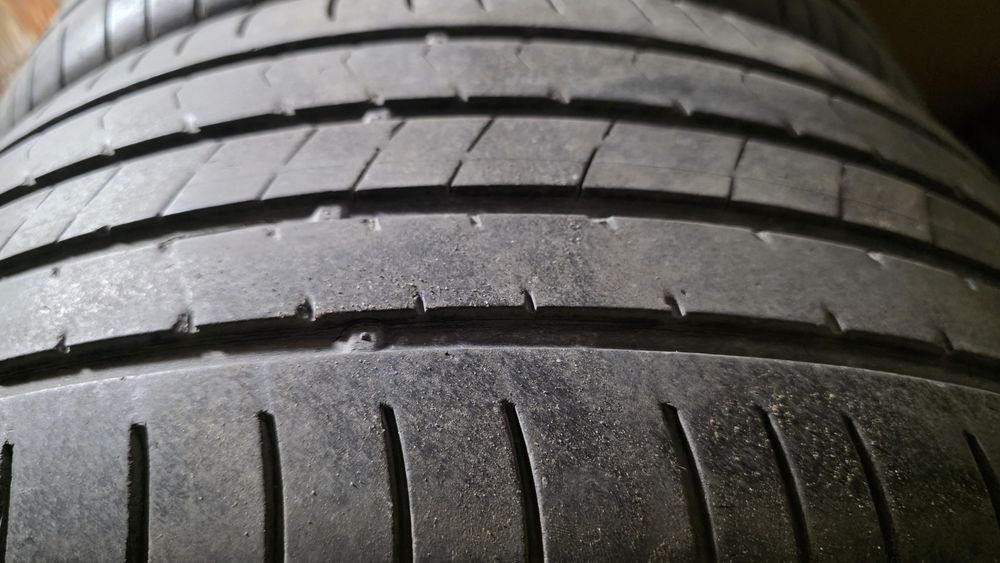 Шини Kumho Ecsta R18 235 45, кінець 2020 року, 3-4мм