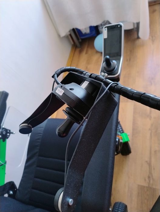 Nowy wózek elektryczny dla osób niepełnosprawnych