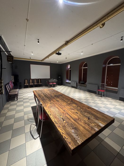 приміщення з ремонтом  в центрі міста під ресторан,магазин,тц