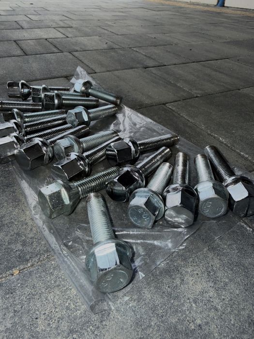 Śruby (szpilki) do kół