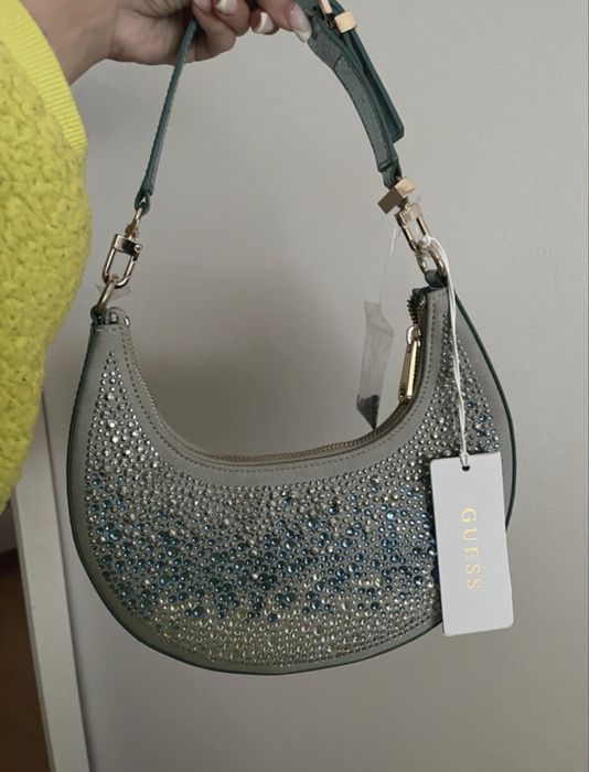 Mala Guess com etiqueta