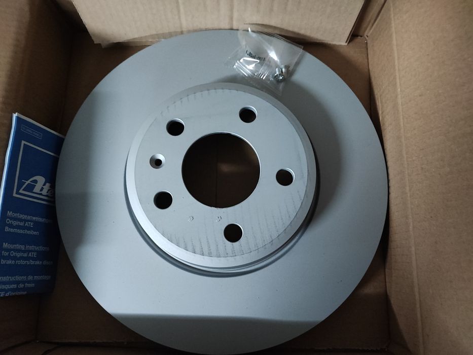 Discos e pastilhas frente para Audi A4 B8 143CV 2011