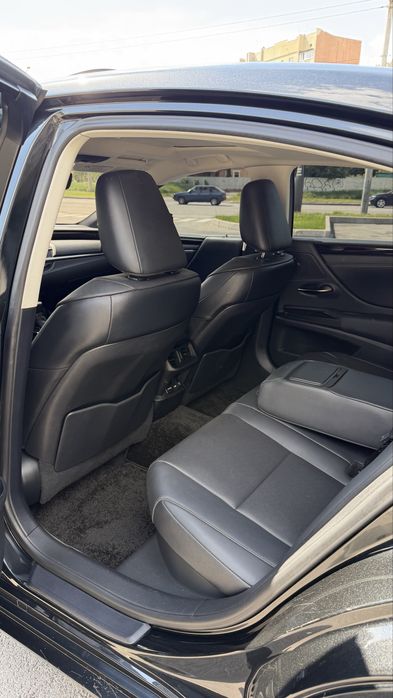 Lexus es 300h 2021