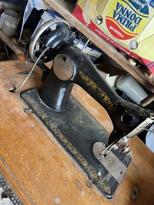 Швейна                     машина