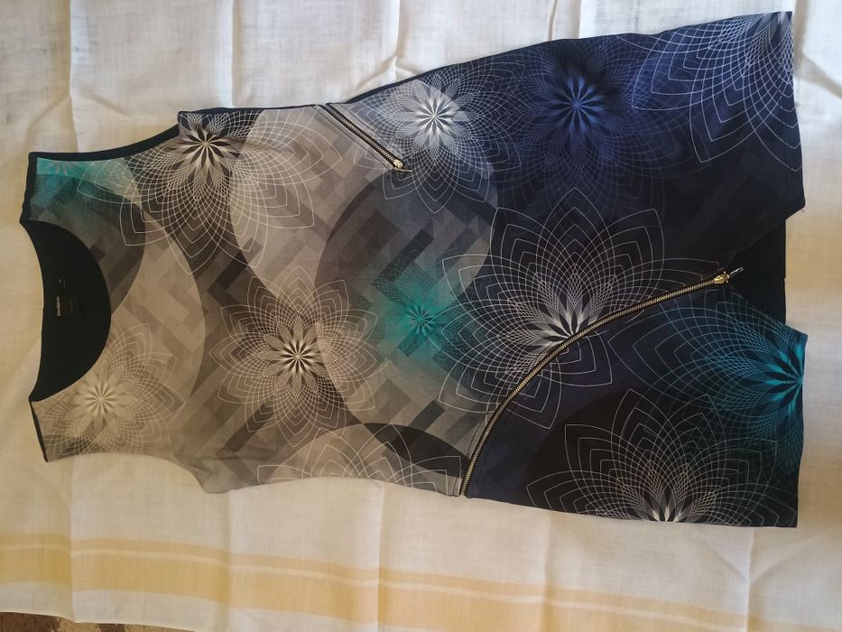 Жіночі вишукані сукні  хорошої якості і у гарному стані