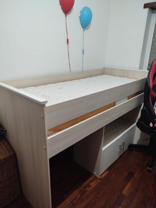 Cama de criança 90x190 cm com estrato e colchão
