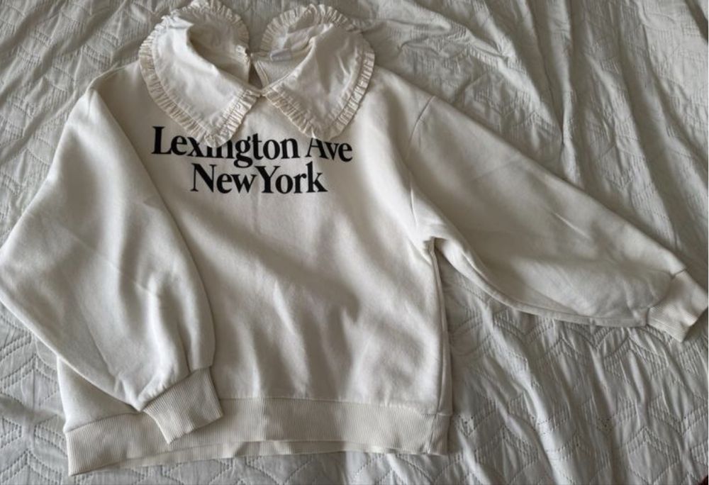 Світшот Zara з написом і великим коміром