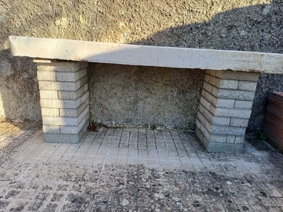 Banco jardim de pedra