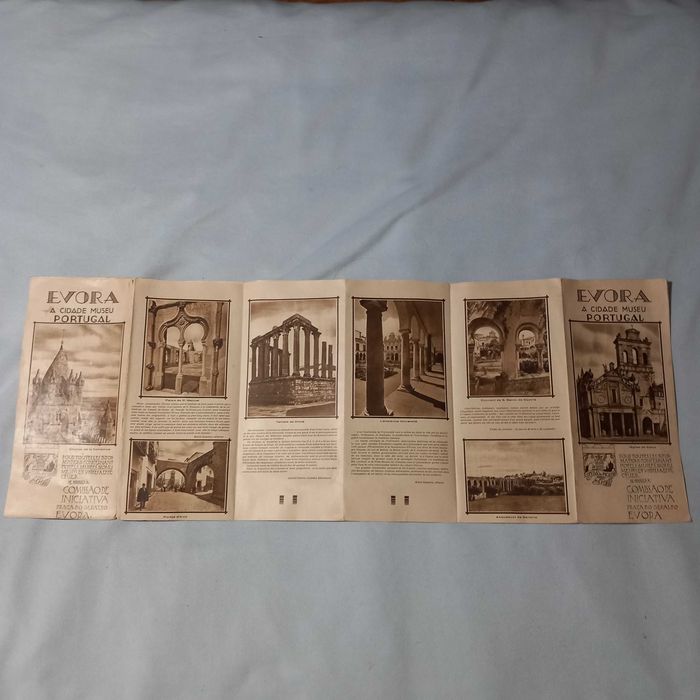 Antigo guia turístico cidade de Évora