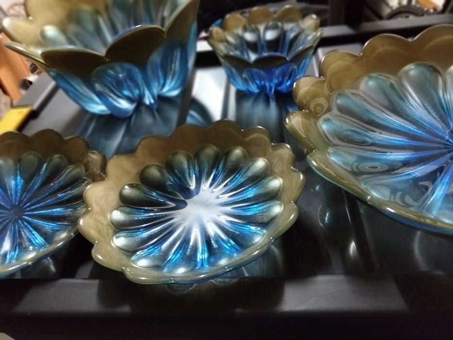 Peças de louça decorativas