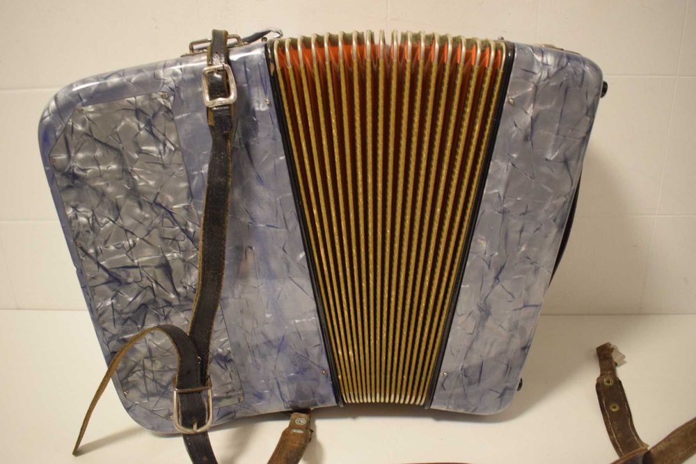 Concertina hohner club IIb Victoria 2 Voz Tonalidade. Do. N 70