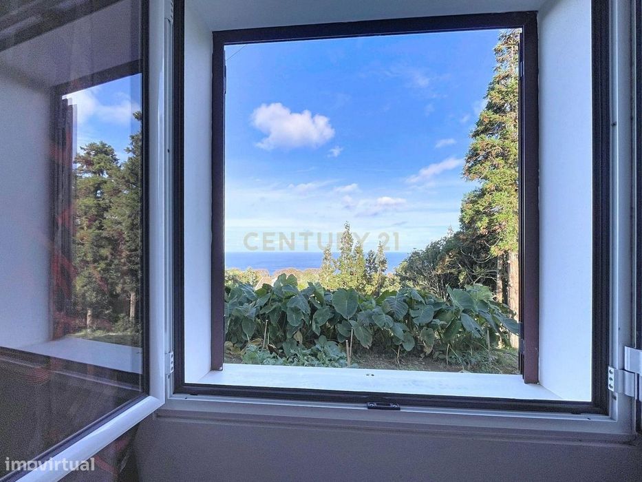 Casa com Vista Mar em  Santa Bárbara, Ponta Delgada