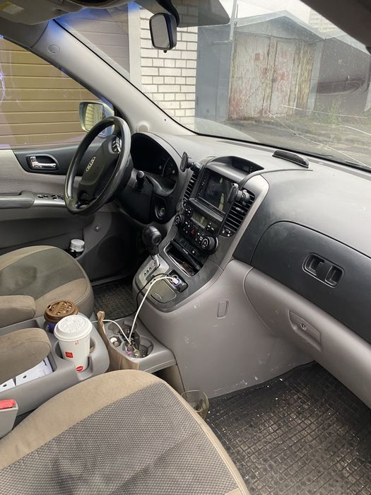 Киа карнивал  2.7 газ бензин