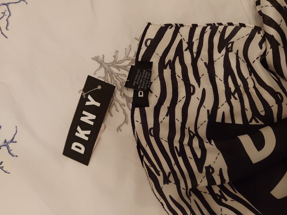 Lenço/echarpe DKNY novo