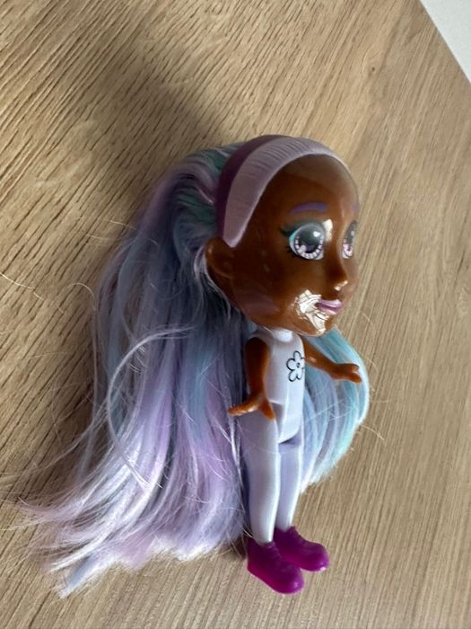 Goliath lalka Violet