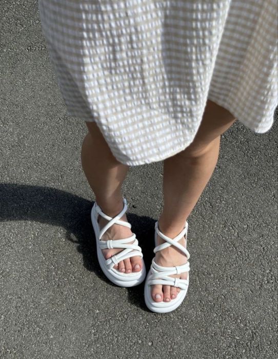 Шкіряні босоніжки