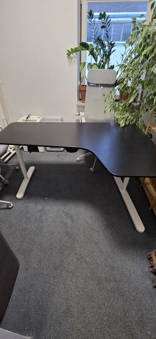 Biurko w dobrym stanie