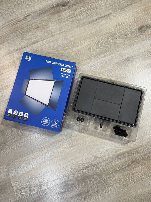 Лампа відеосвітла LED Е900
