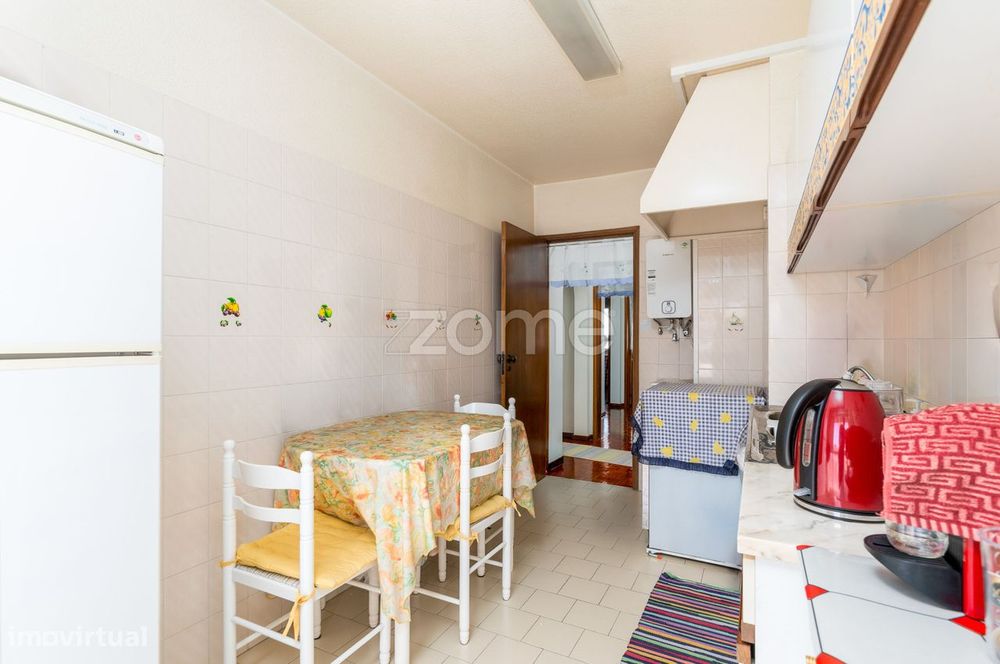Apartamento T3 em Alfornelos — junto ao Metro