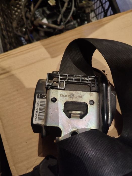 Ремені безпеки передній лівий, правий задній лівий правий Сітроен Пежо