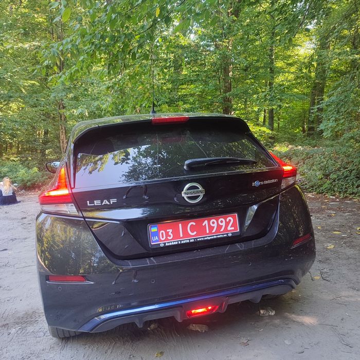 Nisan Life 40 TEKNA + З АВТОпаркуванням топова версія