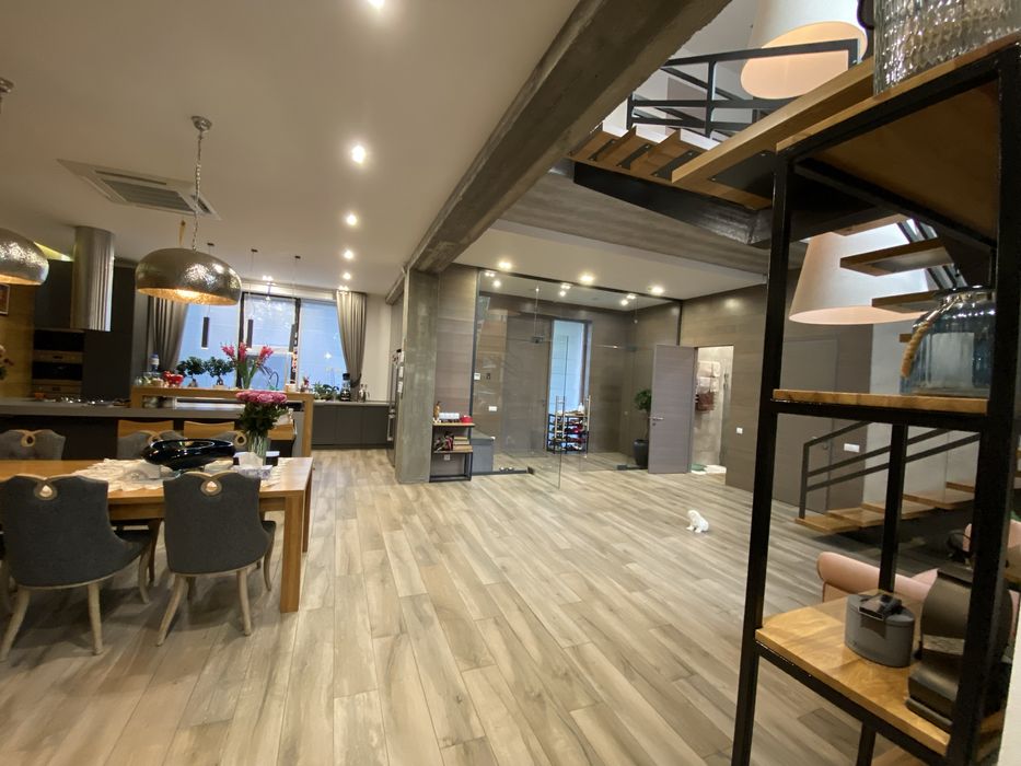 Продаю стильный 300м2 дом в центре