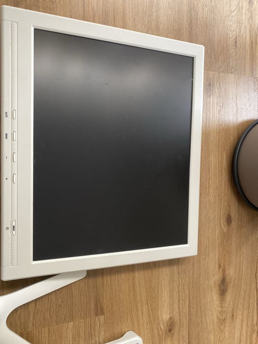 Vendo lcd rato e teclado