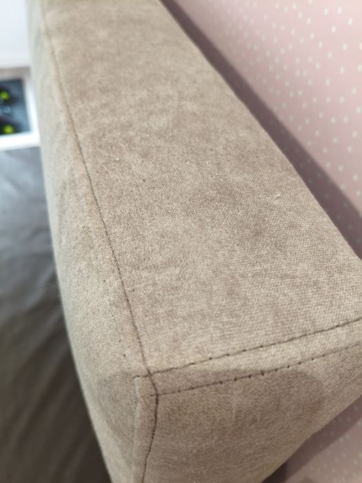Cama estofada com banqueta 1,60 x 2,00m