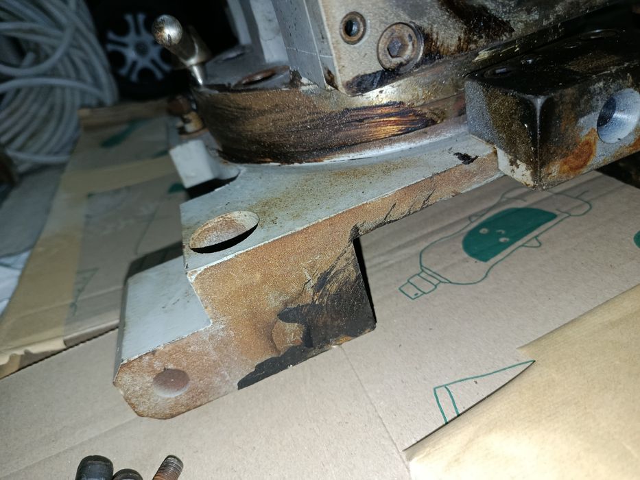 Вертикальная фрезерная головка ВФГ фрезерного станка 6720