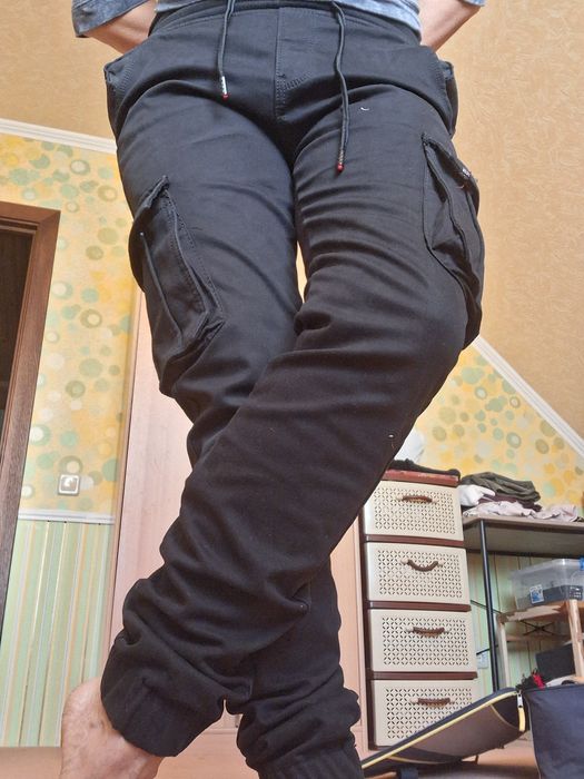 Продаються штани чорного кольору