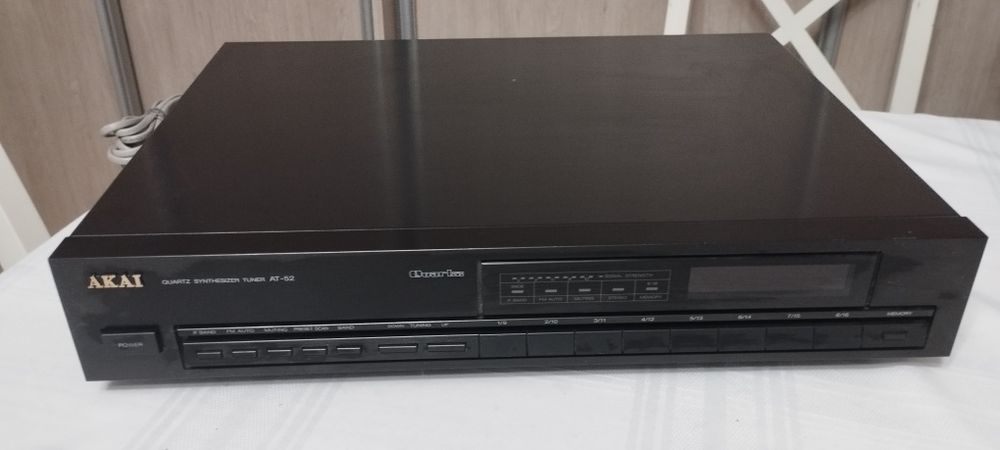 Tuner Akai AT 52