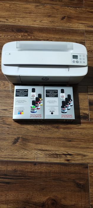 Komputer gamingowy z monitorem