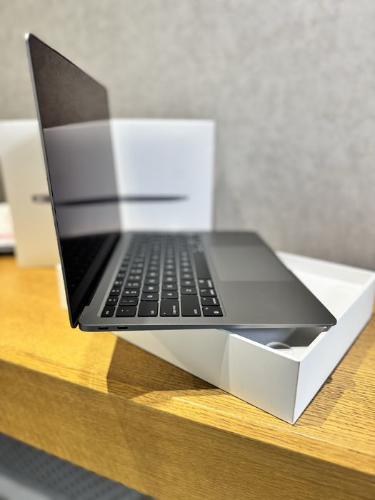 Open Box MacBook Air 13’ 2020 M1 8/256Gb Space Gray (MGN63)