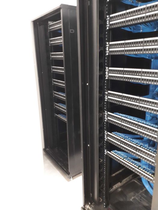 Okablowanie internetowe sieć LAN, szafy RACK, spawanie światłowodów