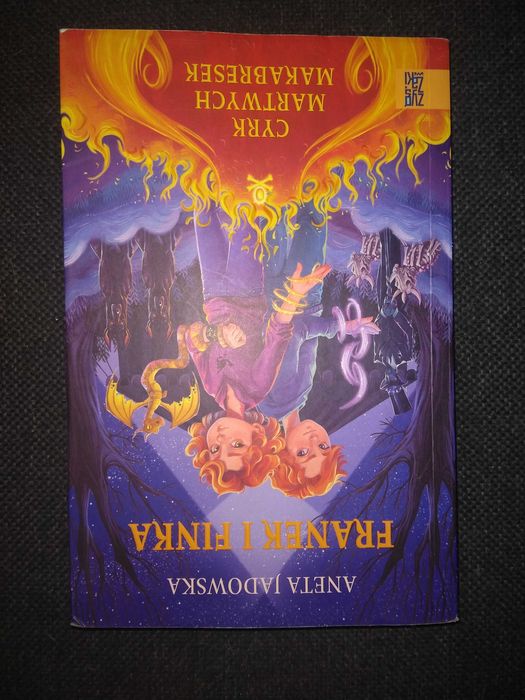 Dobra książka - Cyrk martwych makabresek A.Jadowska (P53)