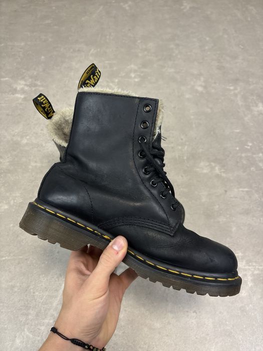 Czarne skorzane buty Dr. Martens 1460 Serena