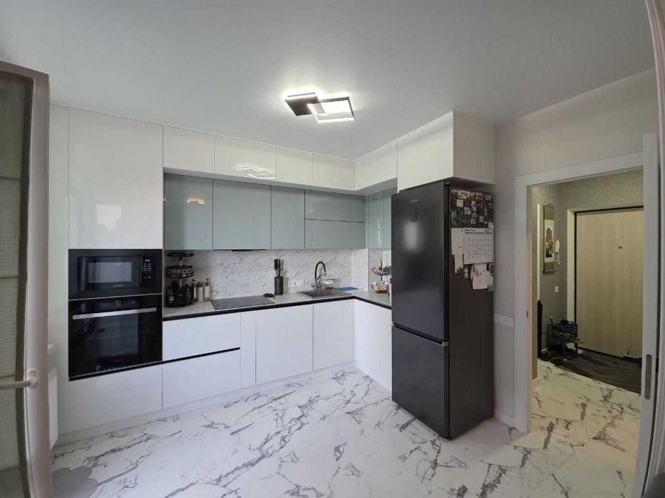 Красивая 1к.квартира с новым ремонтом на Сахарова+гараж