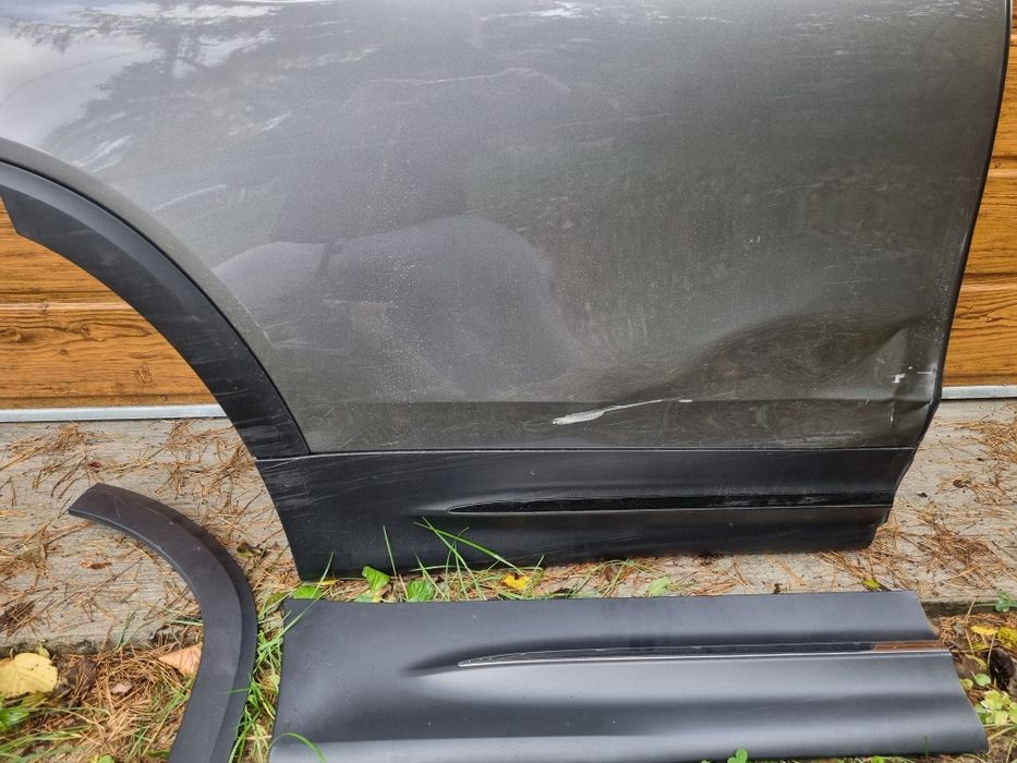 Mercedes GLB drzwi prawe tył