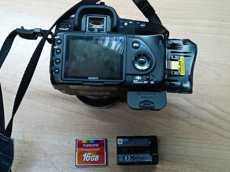 Фотоапарат Sony Alpha DSLR-A200 оптика 18-70 mm + 16Gb картка памяті
