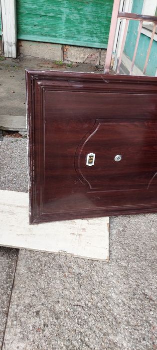 Дверь бронированная крепкая тяжолая