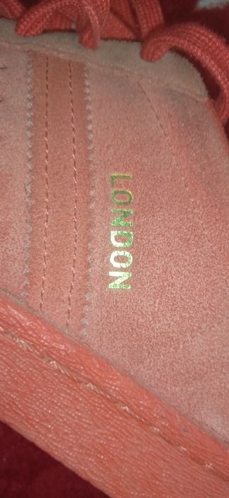Adidas   London .
