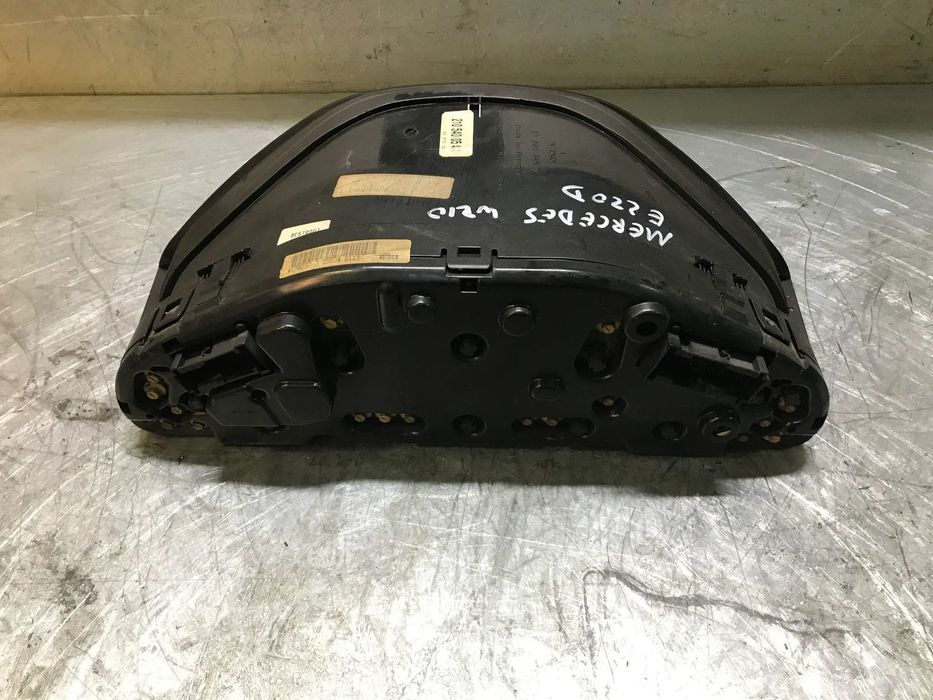QUADRANTE MERCEDES SERIE E W210 E220D 2105400548
