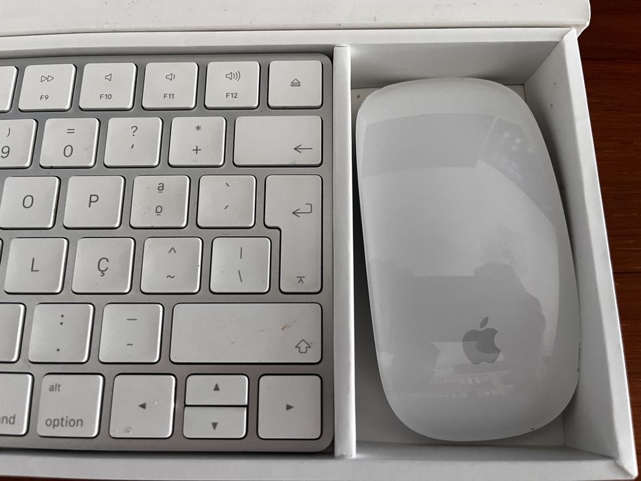 iMac Retina 4K 21,5" — i7 3,3GHz | 16GB RAM | Ecrã Substituído | Caixa e Acessórios Originais