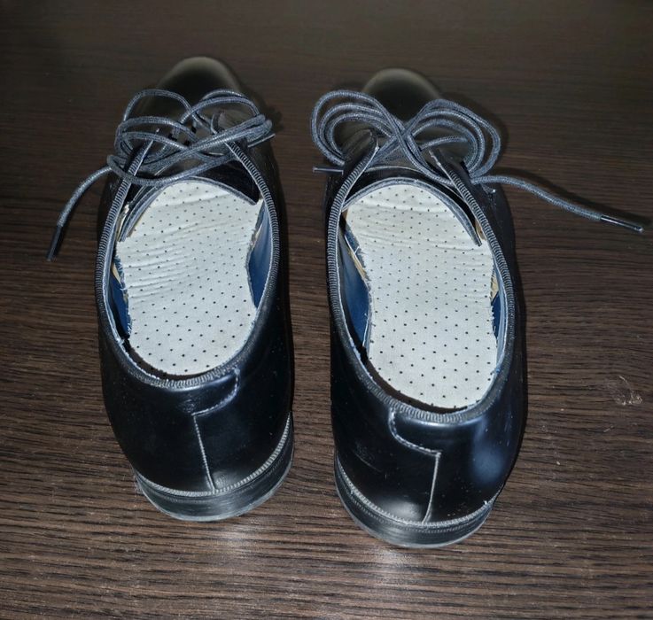 Czarne buty garniturowe / derby