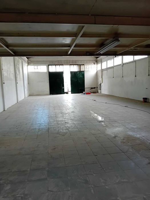 Arrenda Armazém
