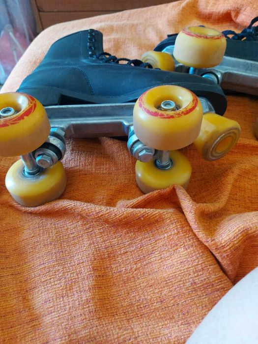 Patins 4 quatro rodas num 38 Jach London usados