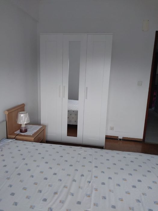 Quarto para arrendar
