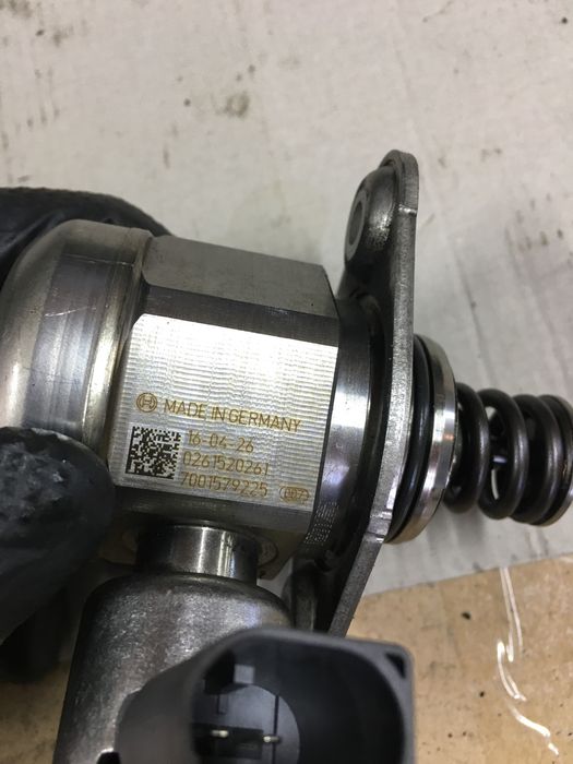 ТНВД паливний насос Volkswagen Golf Caddy Jetta Polo 1.4 БЕНЗИН.