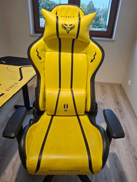 Biurko + fotel gamingowy Diablo Chairs kolor żołty